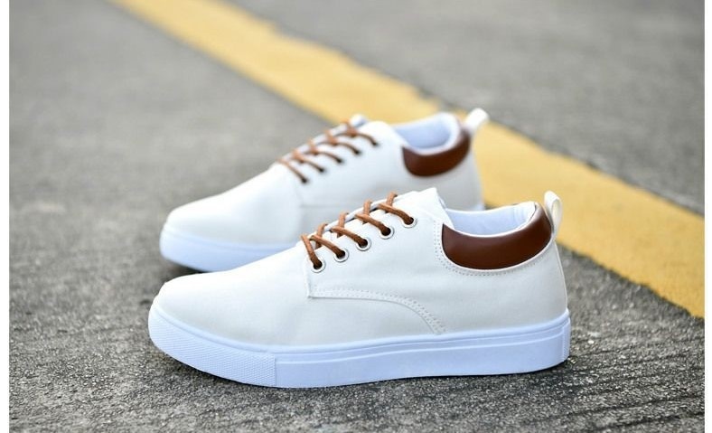 Moccasins P 009